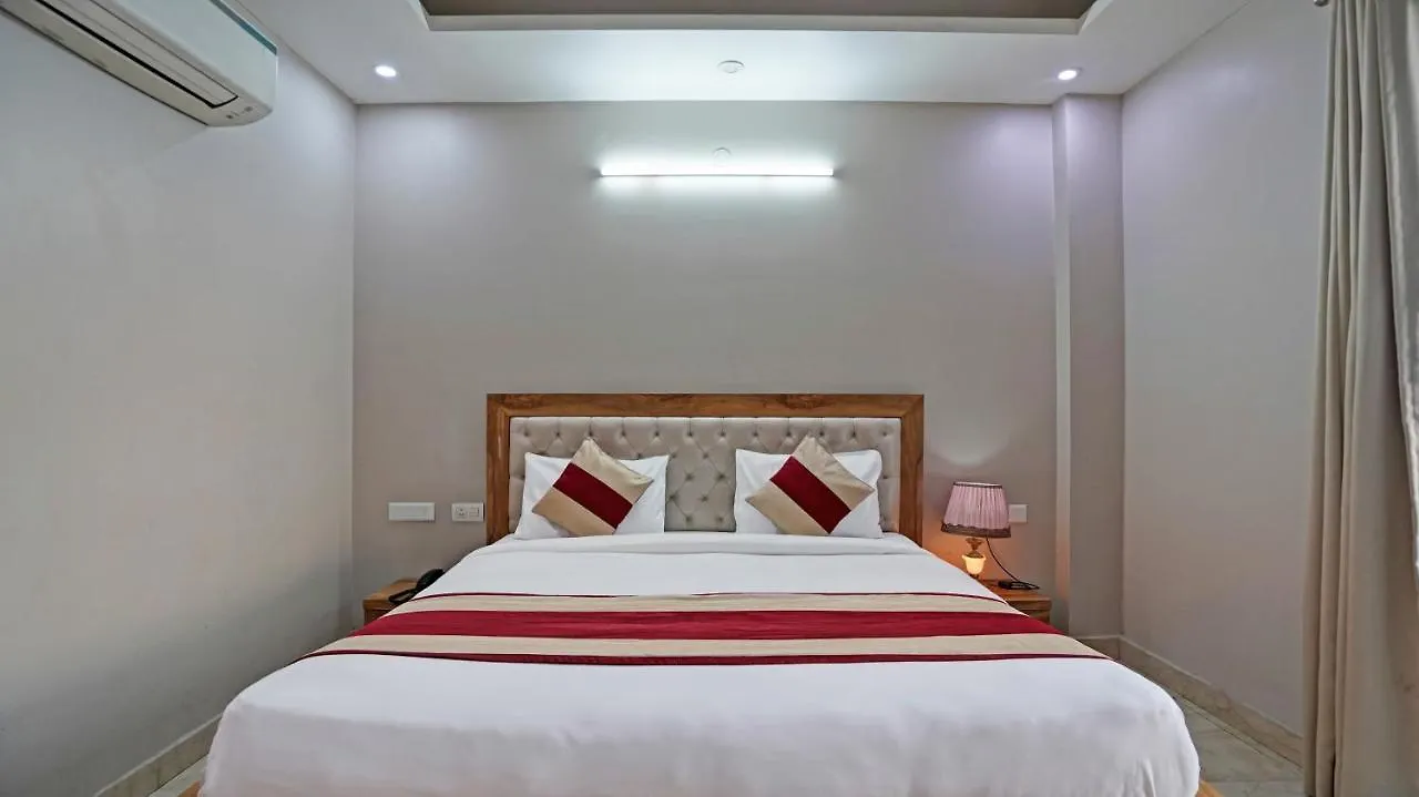 The Palm Suites - Medicity Gurgaon 3*,  India