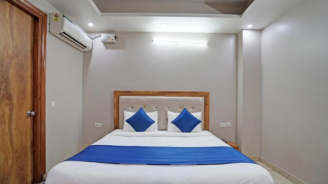 The Palm Suites - Medicity Gurgaon Guest house