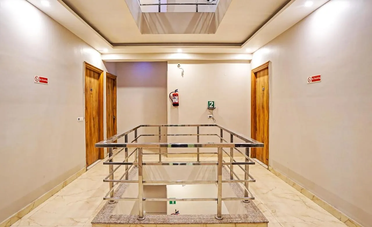 The Palm Suites - Medicity Gurgaon 3*,